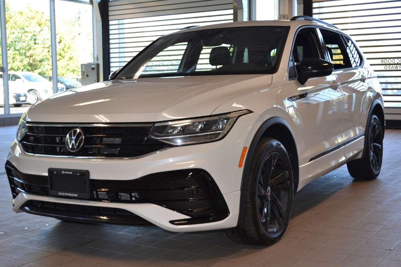 2023 Volkswagen Tiguan Comfortline R-Line Black Edition 4MOTION Photo