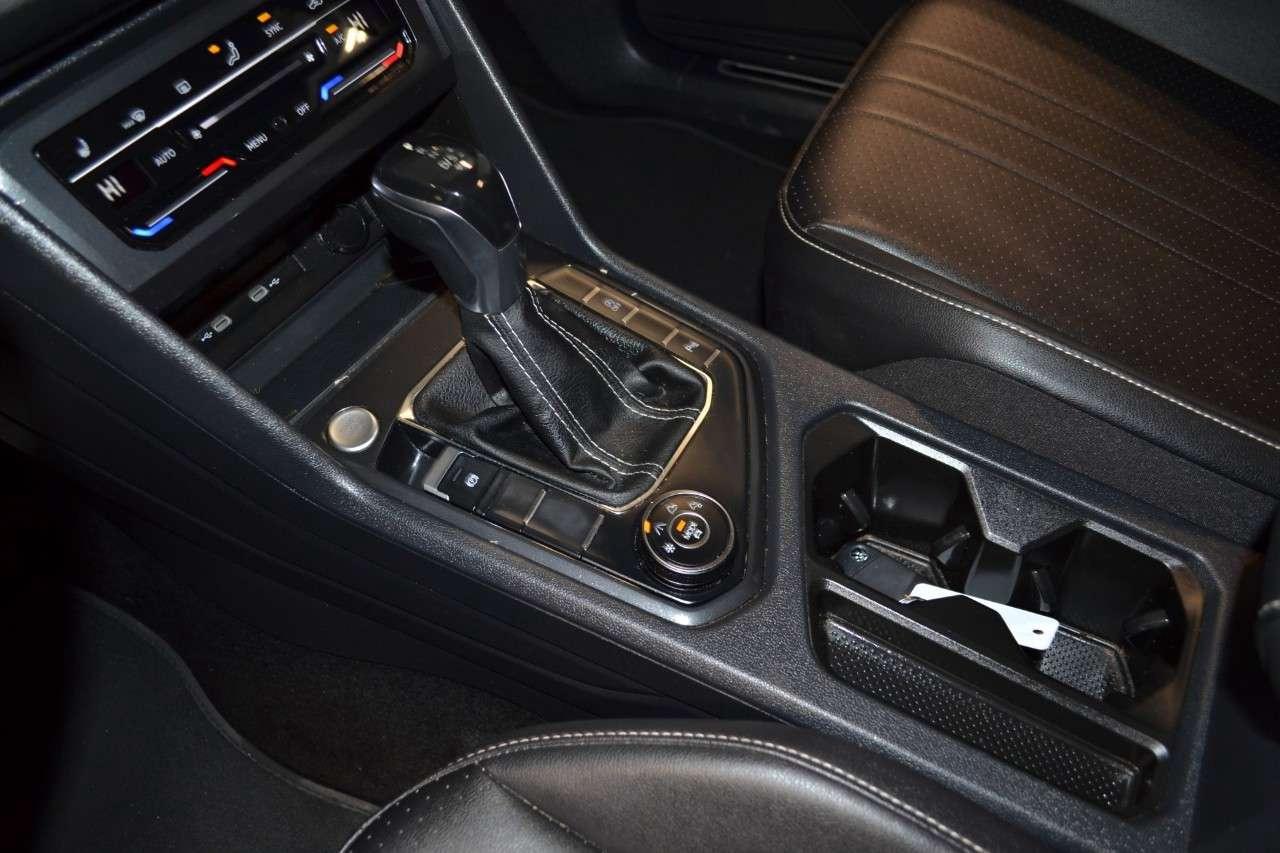 2023 Volkswagen Tiguan Comfortline R-Line Black Edition 4MOTION Photo