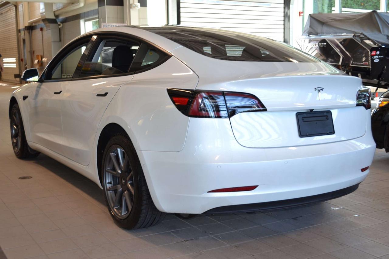 2022 Tesla Model 3 Standard Range Photo5