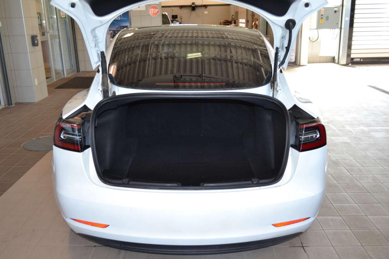 2022 Tesla Model 3 Standard Range Photo