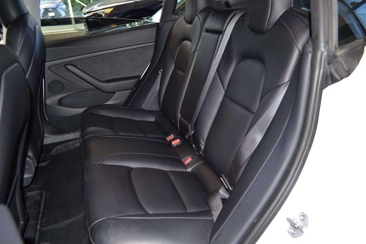 2022 Tesla Model 3 Standard Range Photo