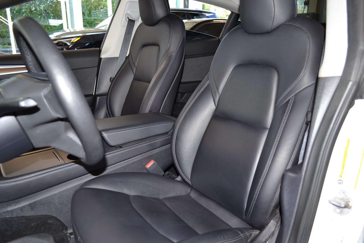 2022 Tesla Model 3 Standard Range Photo