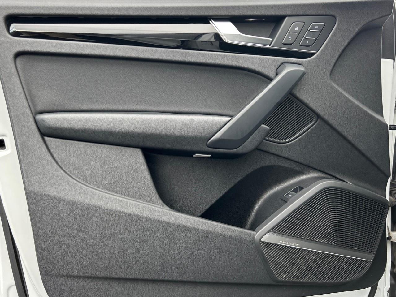 2019 Audi Q5 Technik 45 TFSI quattro Photo