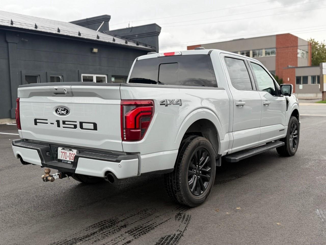 2024 Ford F-150 Lariat 4WD SuperCrew 5.5' Box Photo4