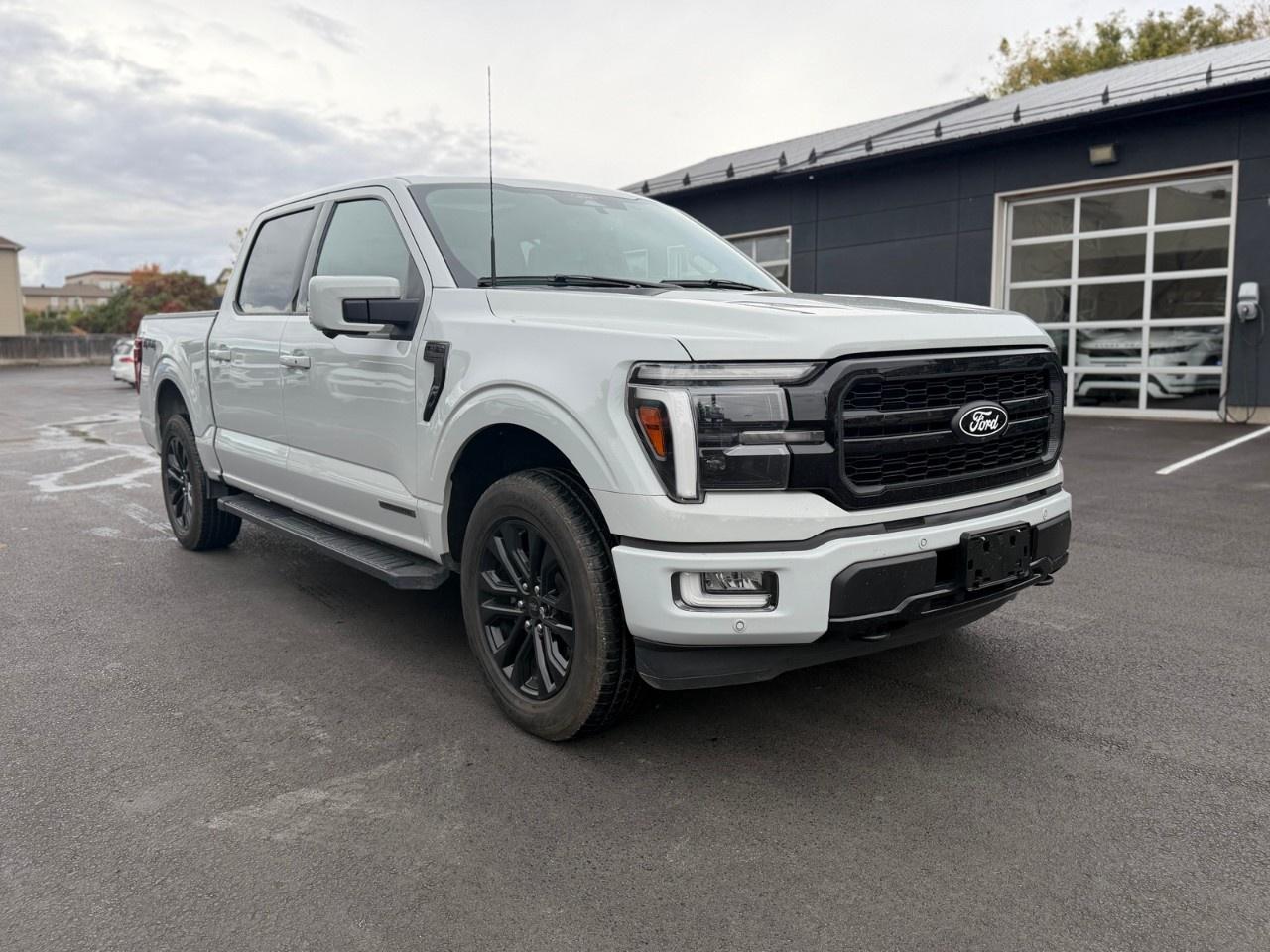 2024 Ford F-150 Lariat 4WD SuperCrew 5.5' Box Photo