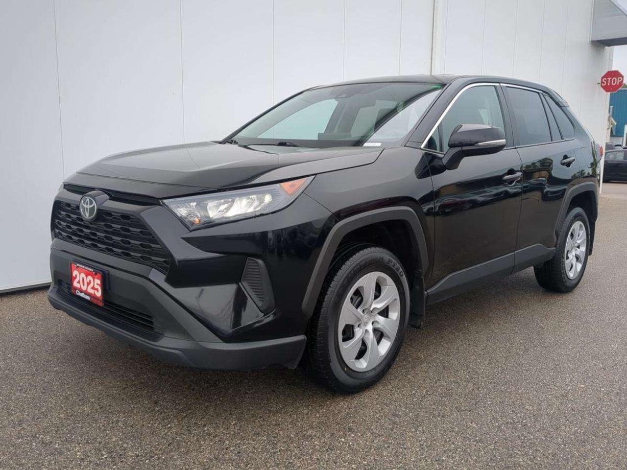 2025 Toyota RAV4 LE Photo5
