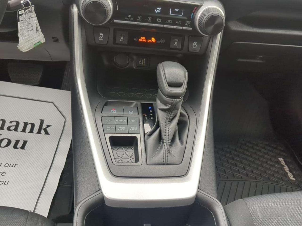 2025 Toyota RAV4 LE Photo