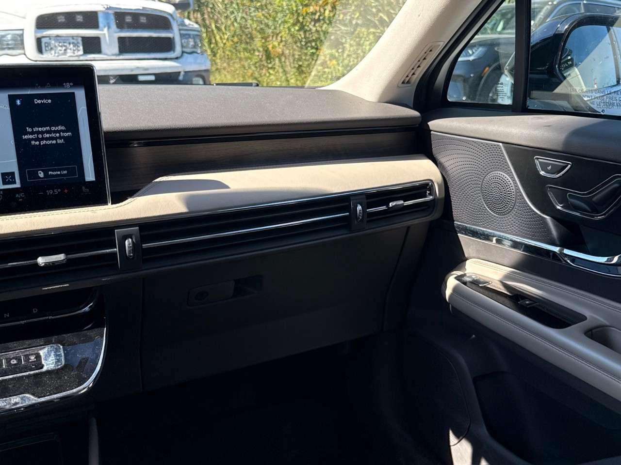 2023 Lincoln Corsair RESERVE   AWD   TOW PKG   MOONROOF Photo