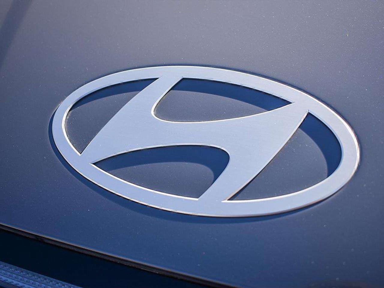 2026 Hyundai Sonata Preferred-Trend AWD demo used Photo3