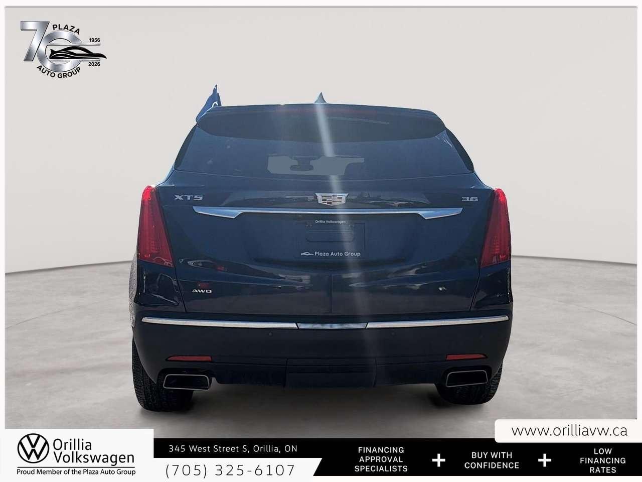 2017 Cadillac XT5 Premium Luxury AWD Panoramic Roof   Trailering Package   Driver Awareness / Photo