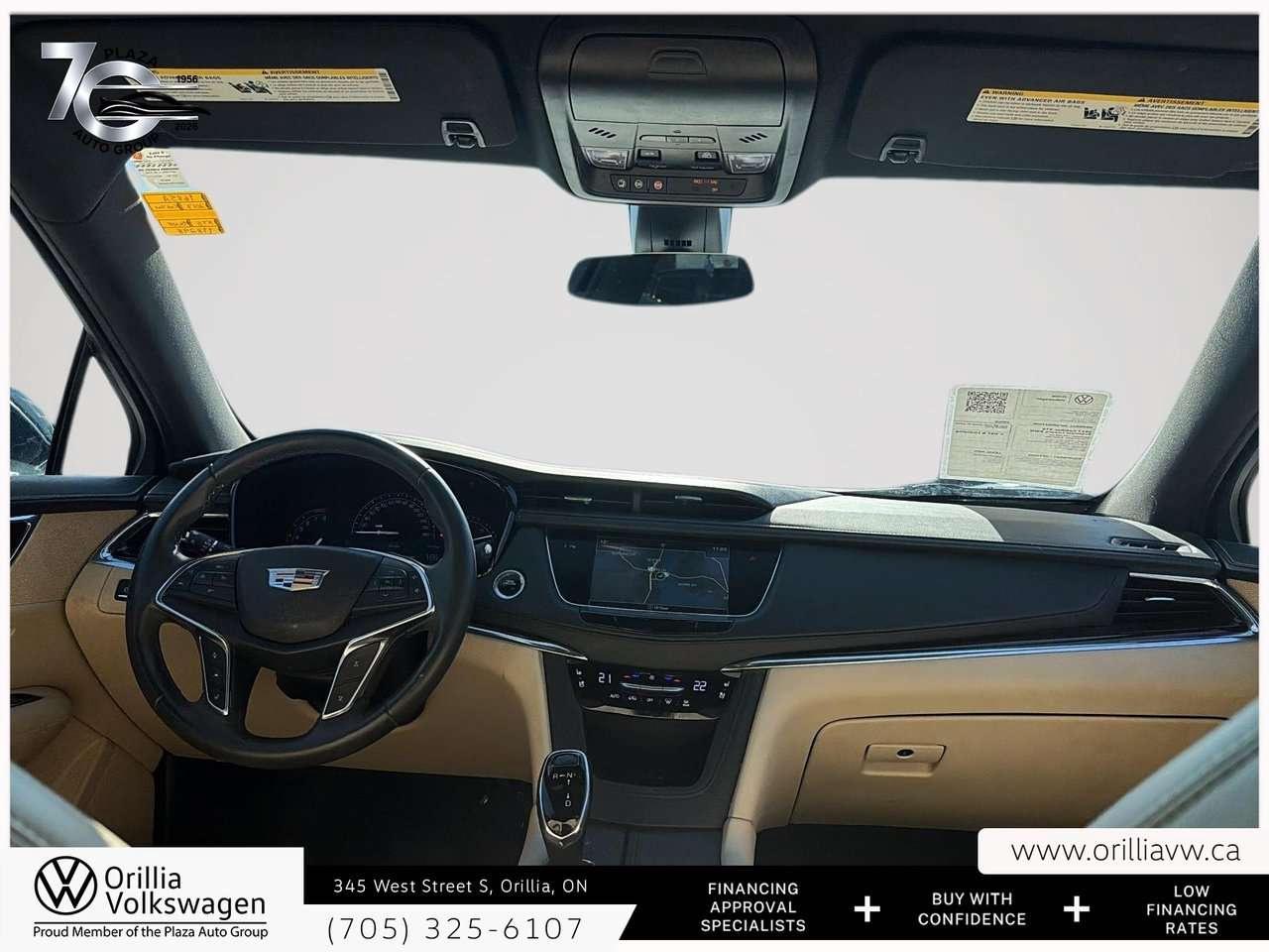 2017 Cadillac XT5 Premium Luxury AWD Panoramic Roof   Trailering Package   Driver Awareness / Photo