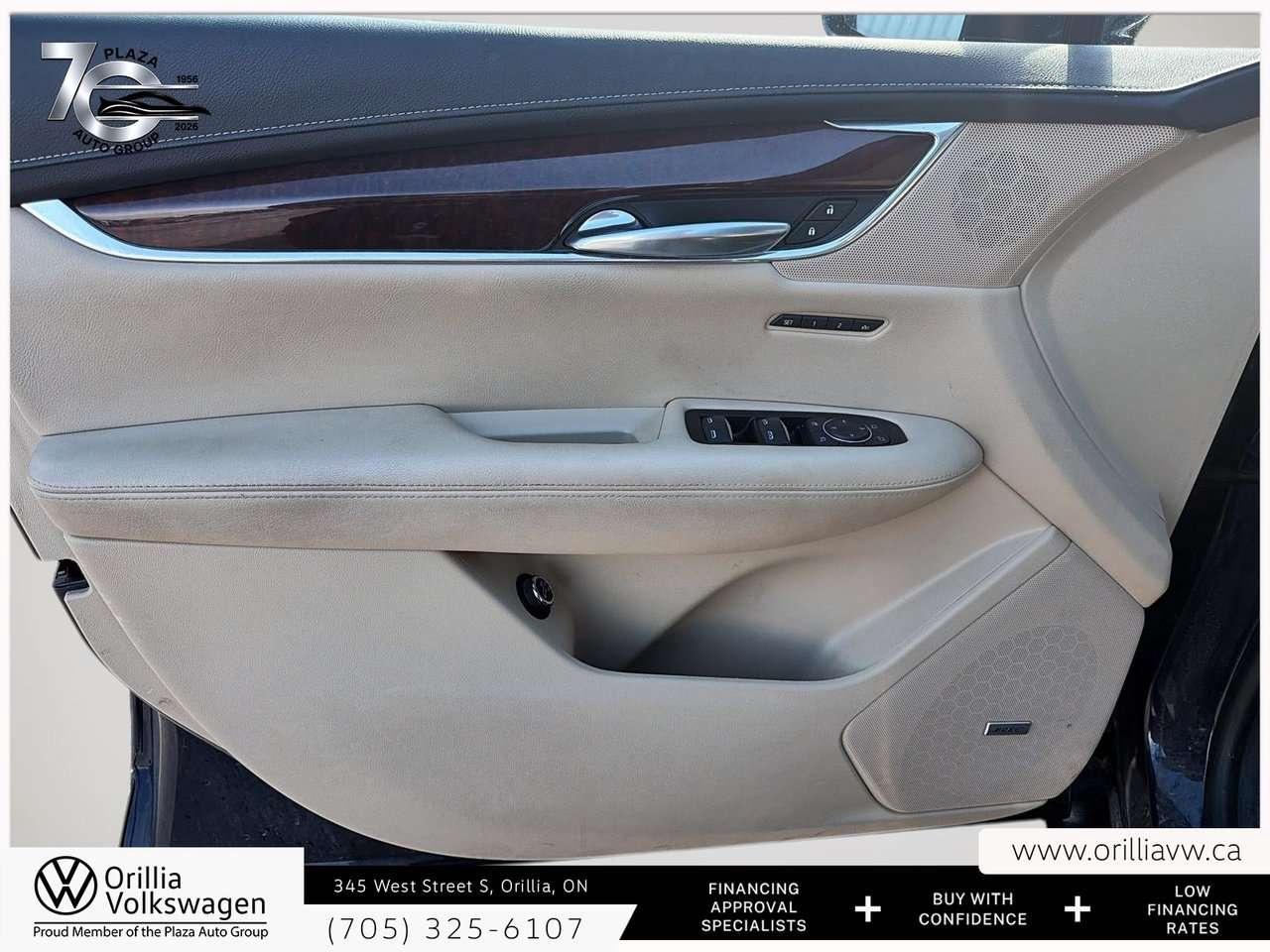 2017 Cadillac XT5 Premium Luxury AWD Panoramic Roof   Trailering Package   Driver Awareness / Photo