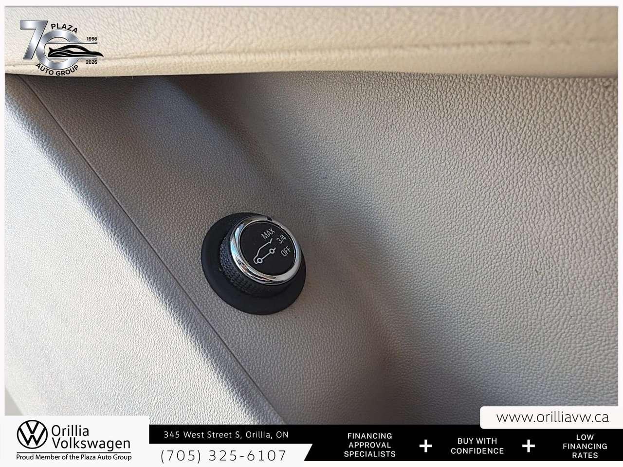 2017 Cadillac XT5 Premium Luxury AWD Panoramic Roof   Trailering Package   Driver Awareness / Photo
