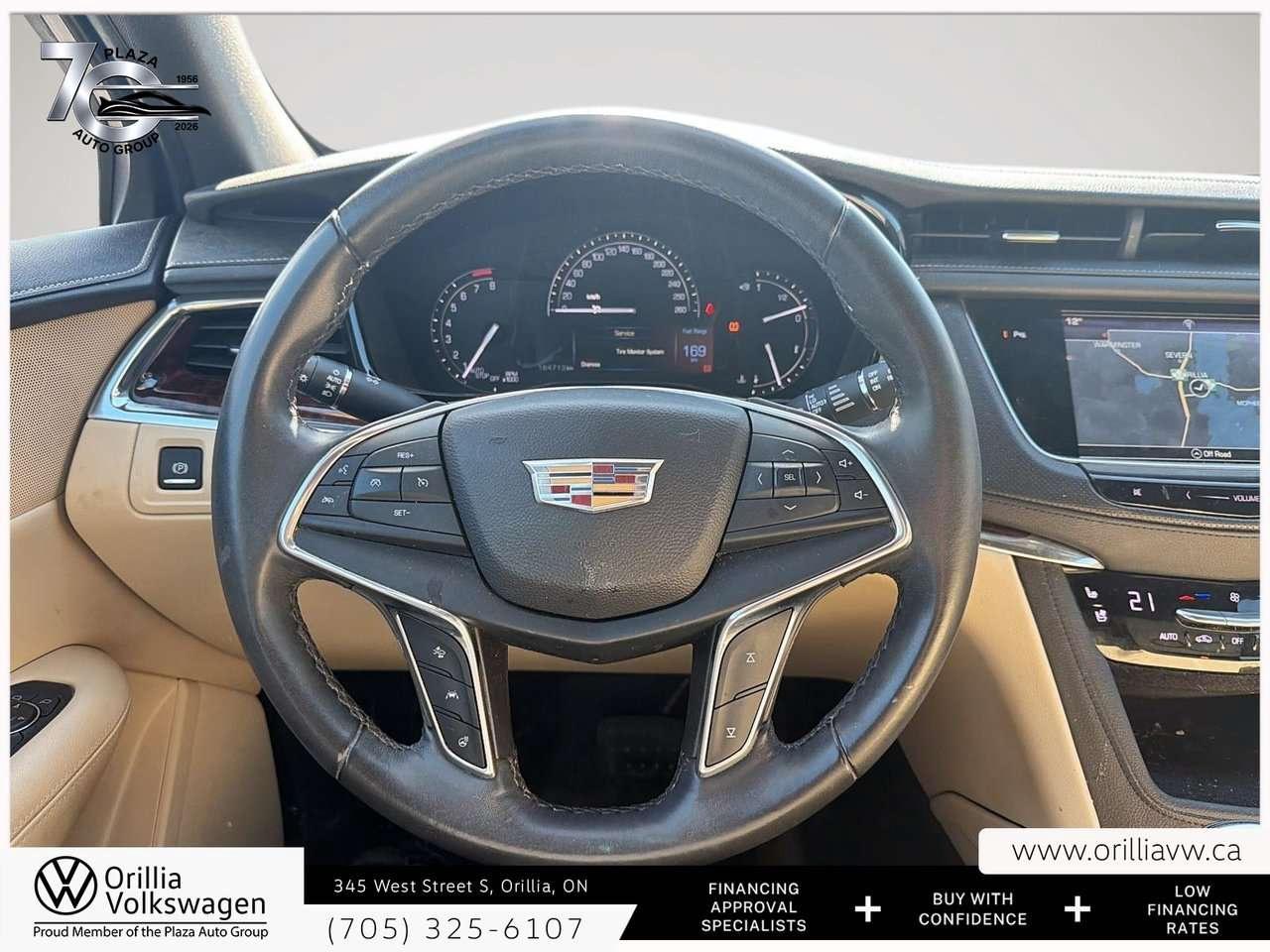 2017 Cadillac XT5 Premium Luxury AWD Panoramic Roof   Trailering Package   Driver Awareness / Photo