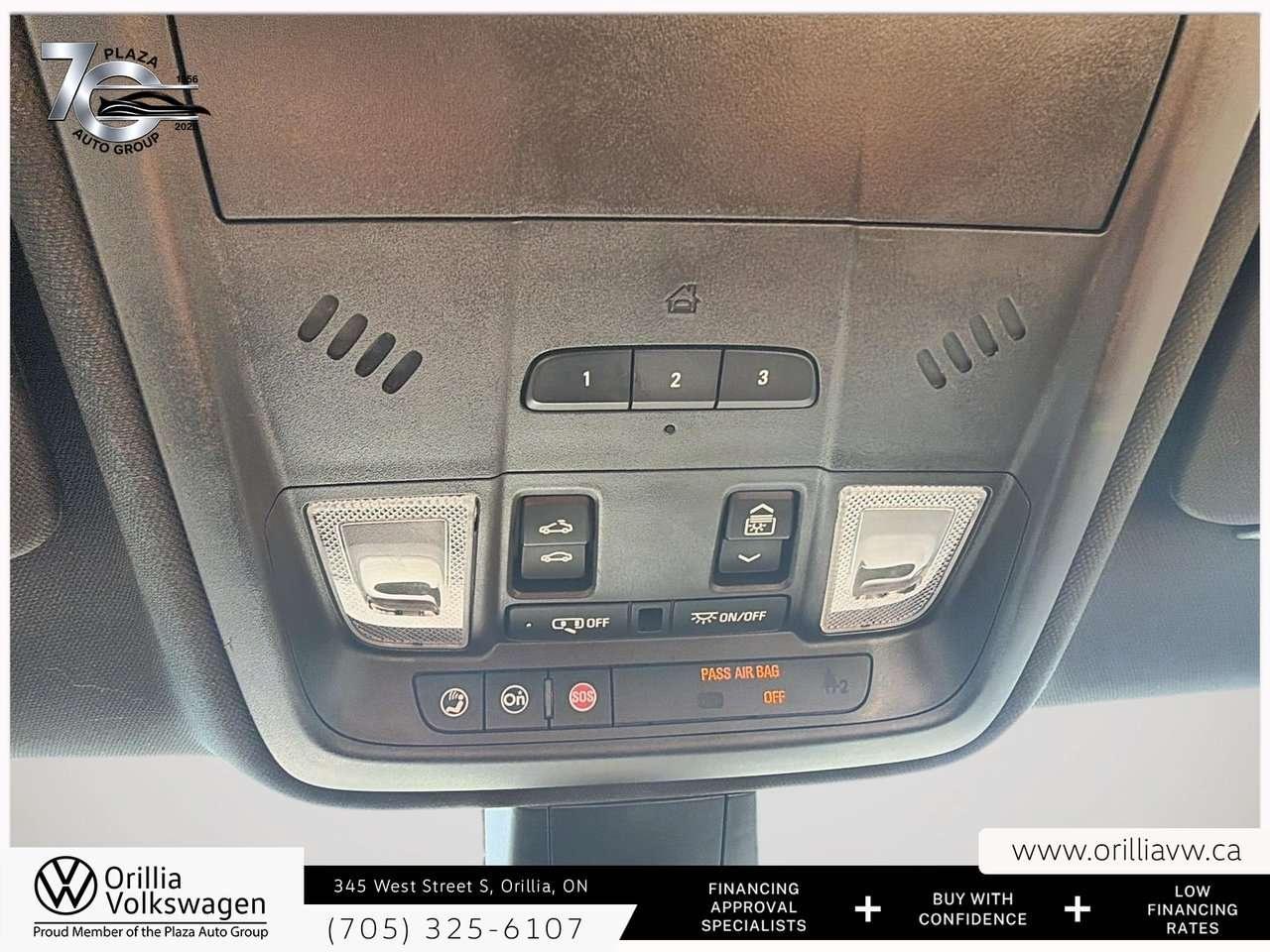2017 Cadillac XT5 Premium Luxury AWD Panoramic Roof   Trailering Package   Driver Awareness / Photo