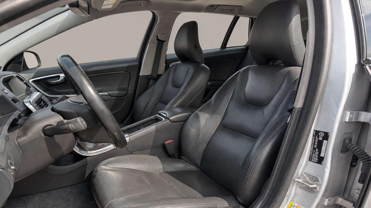 2015 Volvo V60 Premier Plus AWD   Certified   No Accident   Leather   Sunroof Photo