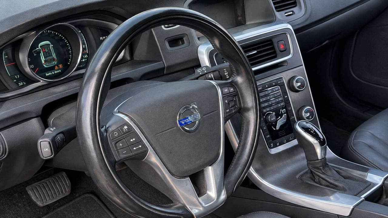 2015 Volvo V60 Premier Plus AWD   Certified   No Accident   Leather   Sunroof Photo
