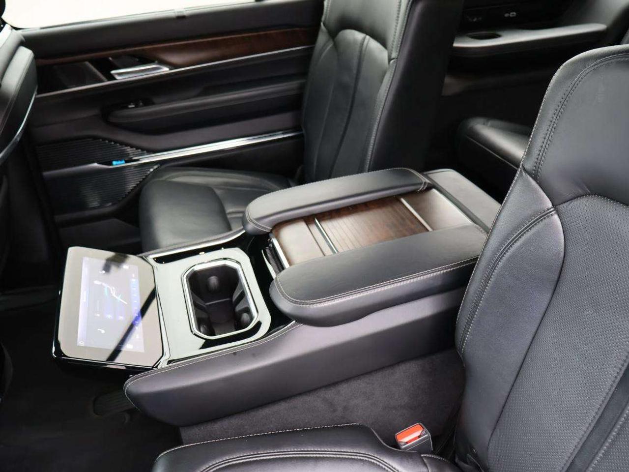 2022 Jeep Grand Wagoneer Series I 4x4 Photo