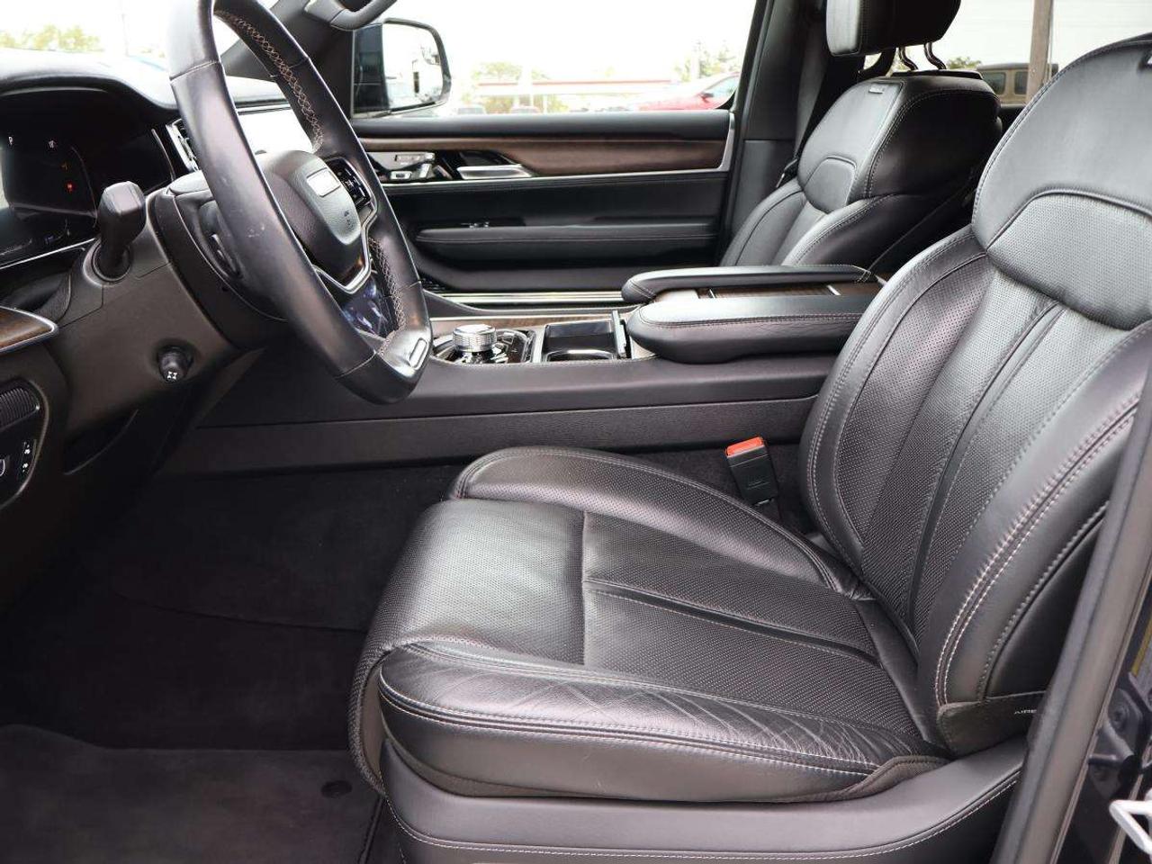 2022 Jeep Grand Wagoneer Series I 4x4 Photo