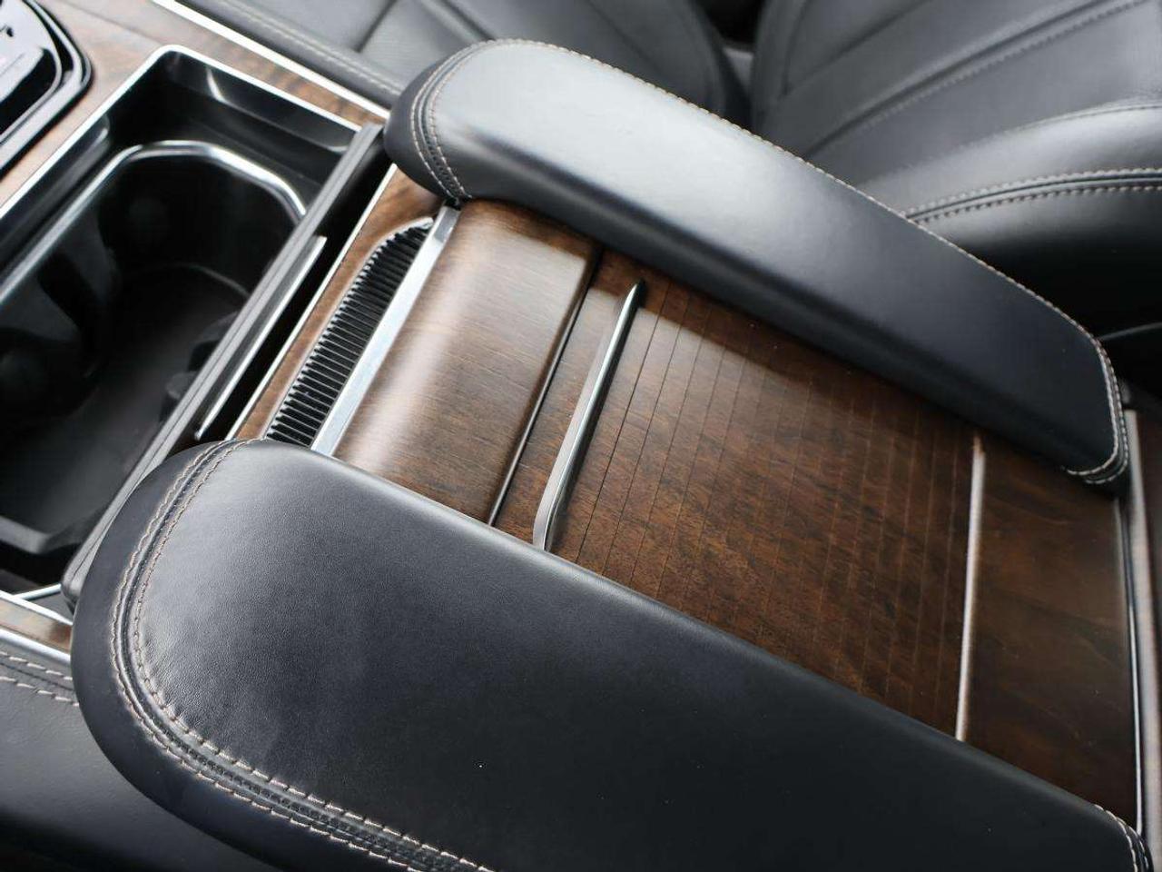 2022 Jeep Grand Wagoneer Series I 4x4 Photo
