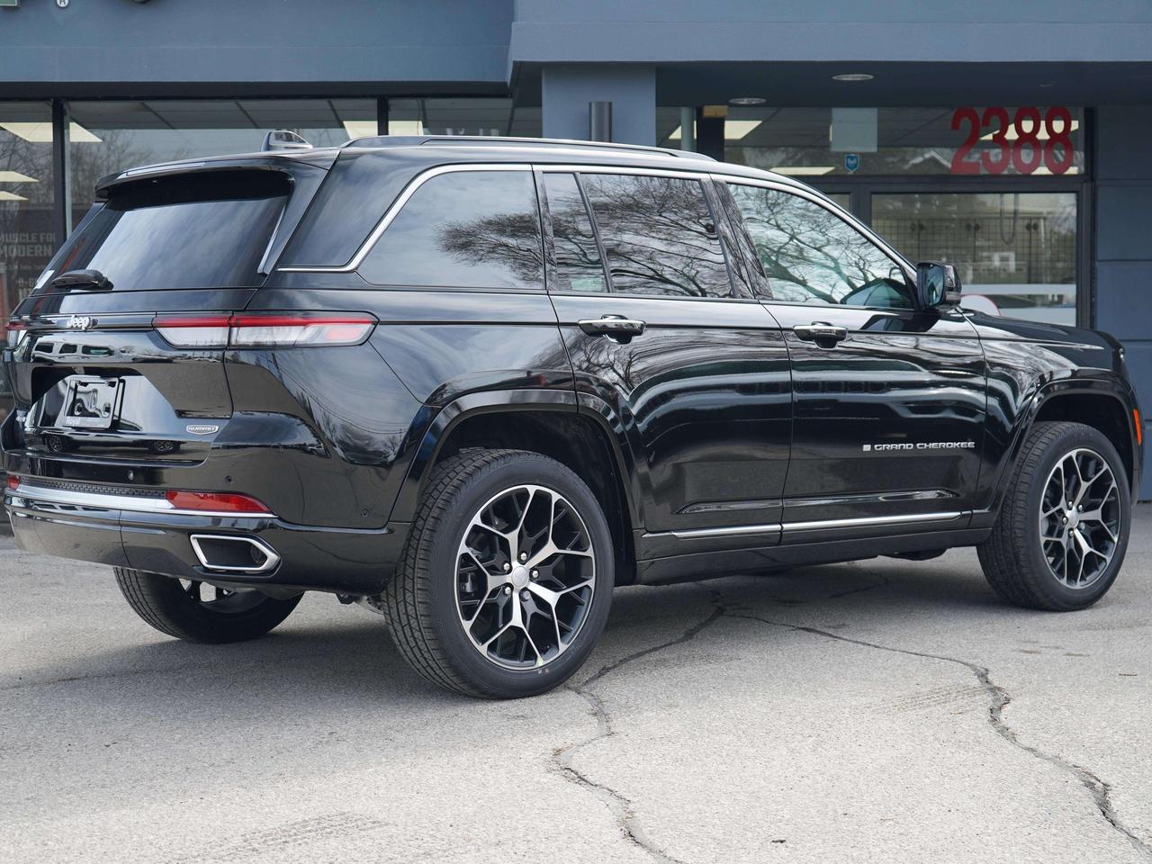 2025 Jeep Grand Cherokee SUMMIT RESERVE, 3.6L V6, 4X4 Photo