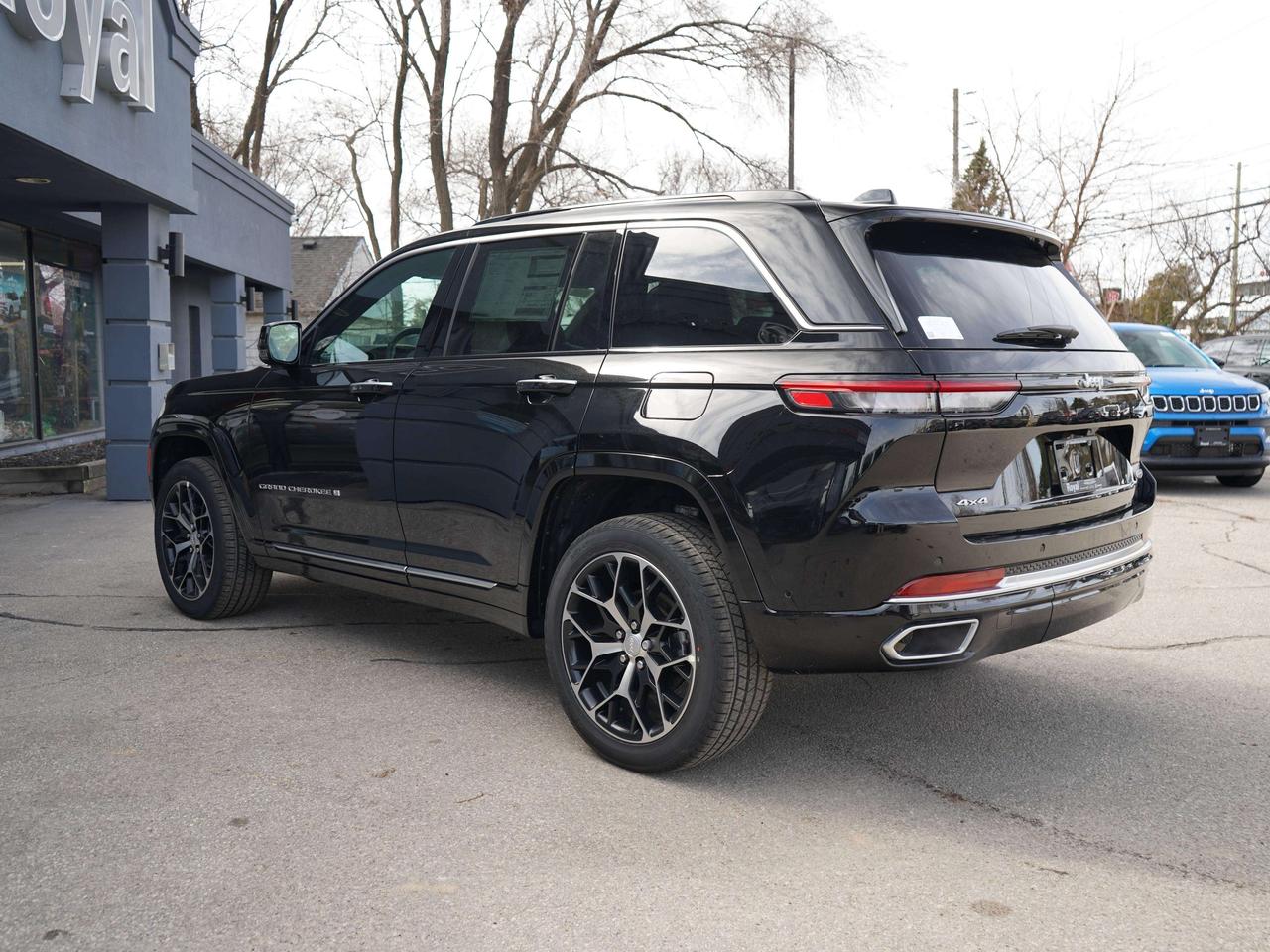 2025 Jeep Grand Cherokee SUMMIT RESERVE, 3.6L V6, 4X4 Photo