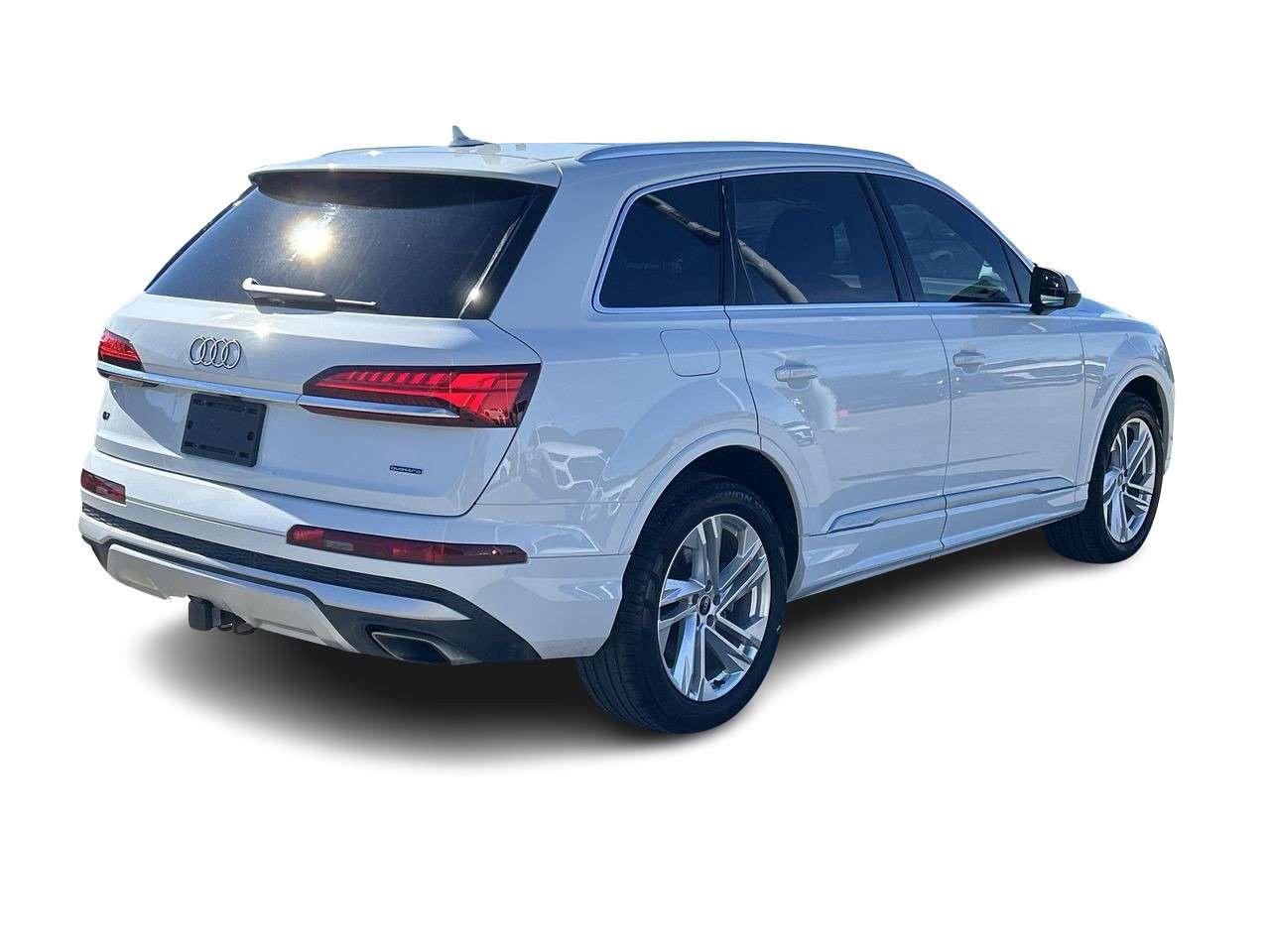 2025 Audi Q7 45 TFSI quattro  Clean Accident-Free History Photo