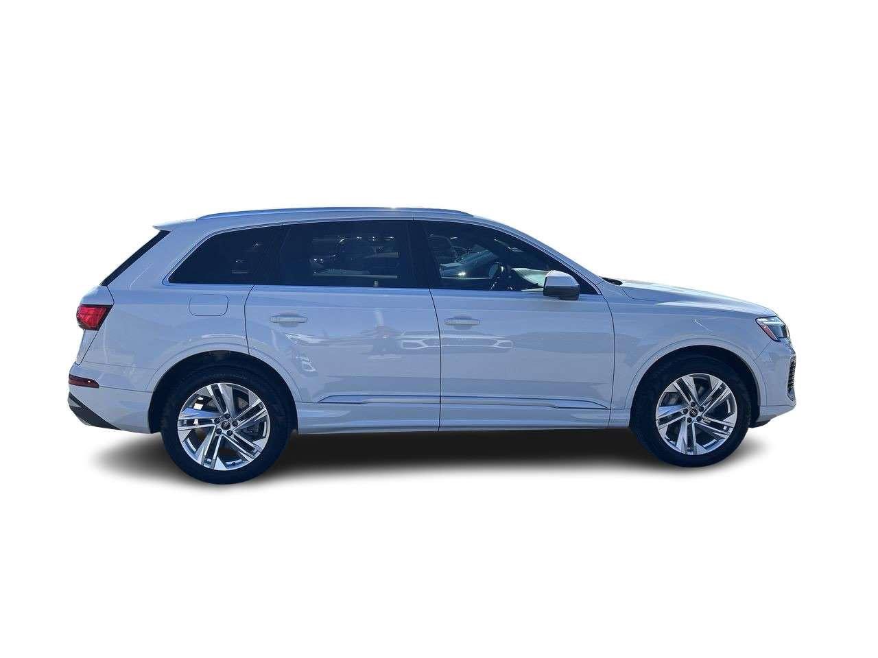2025 Audi Q7 45 TFSI quattro  Clean Accident-Free History Photo