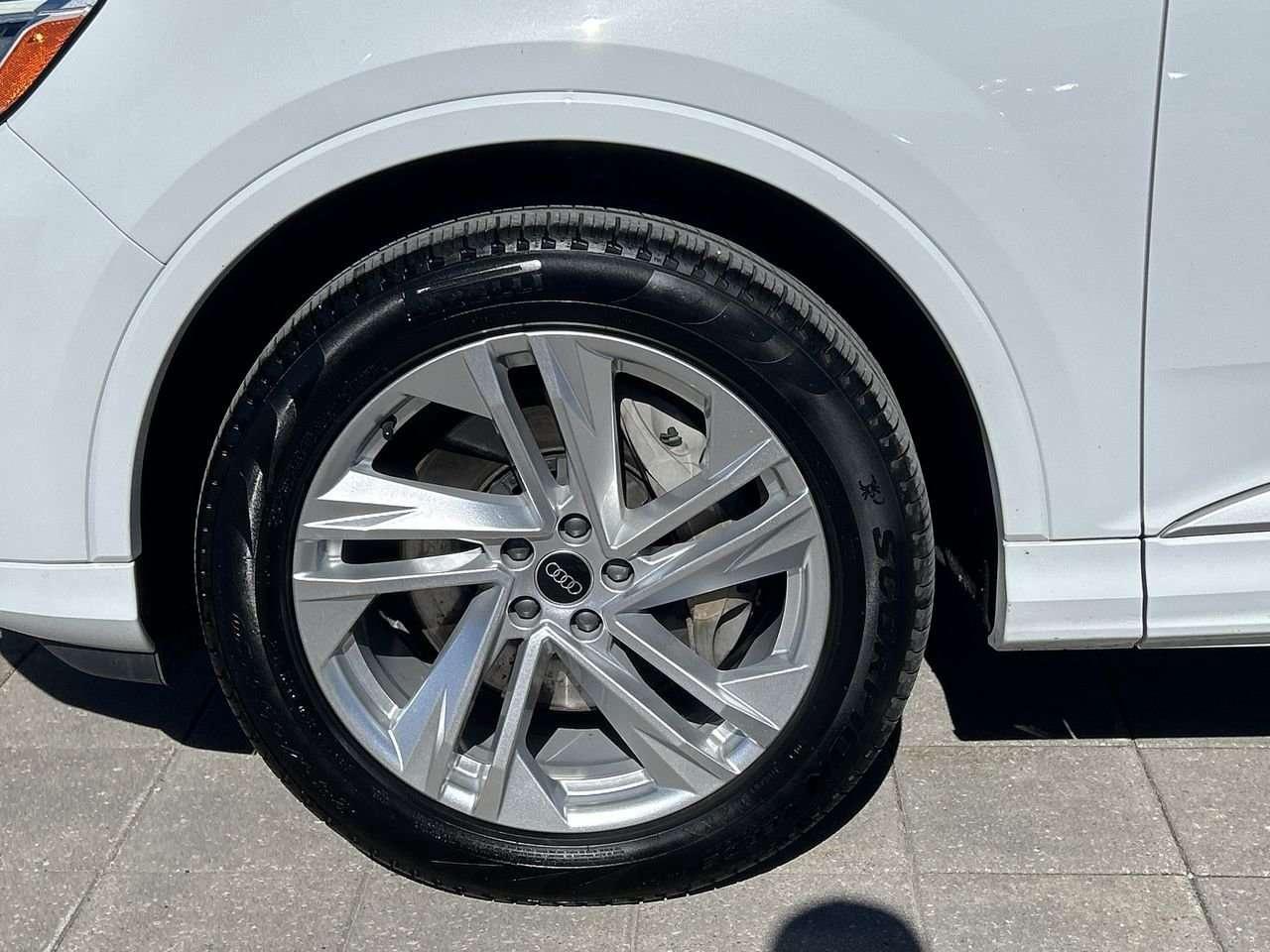 2025 Audi Q7 45 TFSI quattro  Clean Accident-Free History Photo