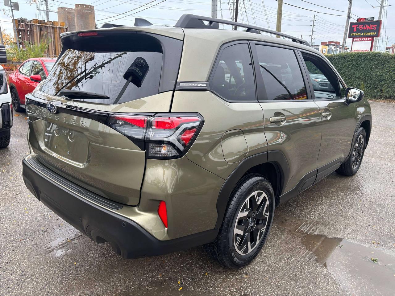 2025 Subaru Forester Touring, FROM 3.99% FINANCING AVAILABLE Photo4