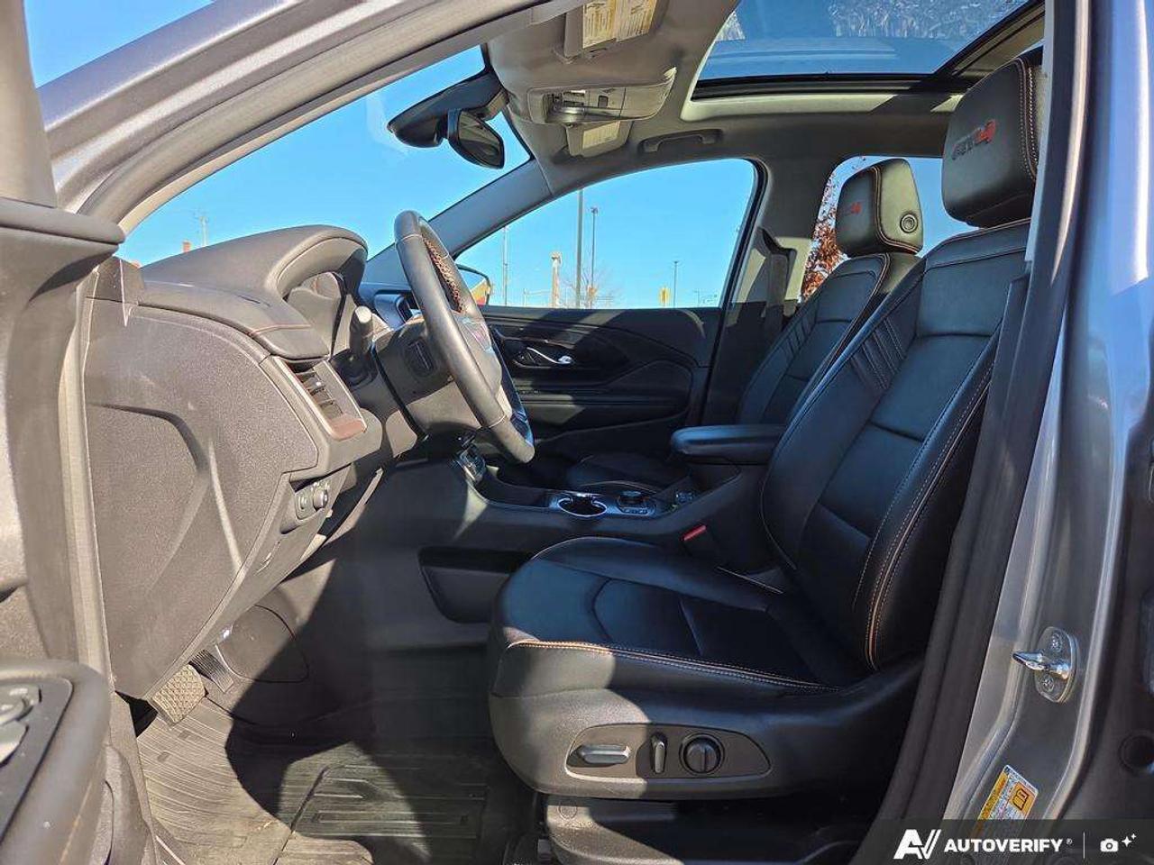 2024 GMC Terrain AT4   SUNROOF   BOSE   NO CLAIMS Photo