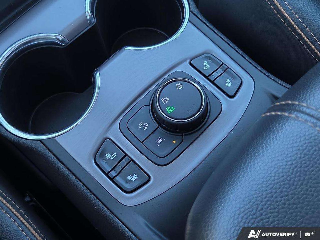 2024 GMC Terrain AT4   SUNROOF   BOSE   NO CLAIMS Photo