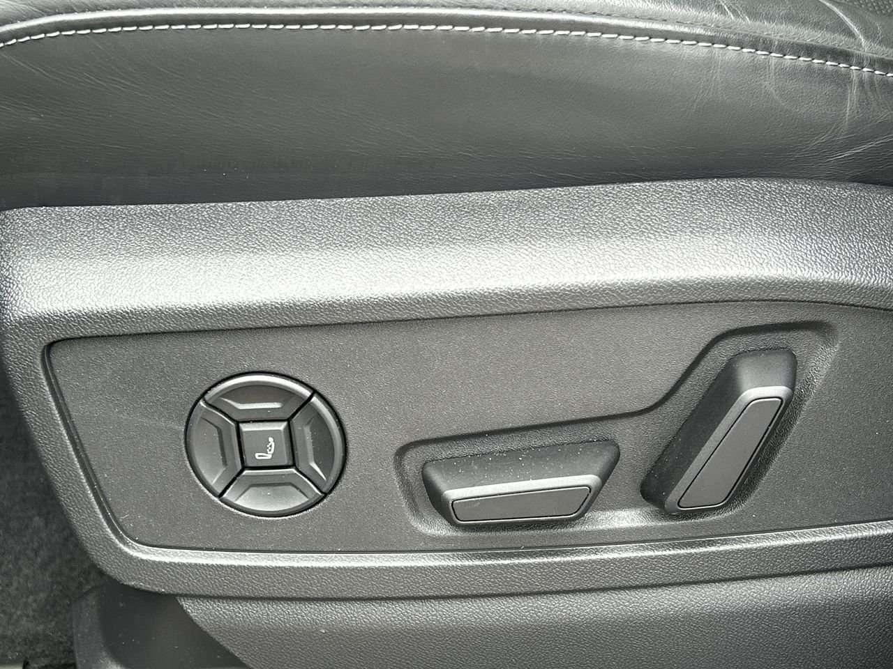 2025 Audi SQ5 Progressiv 3.0 TFSI quattro   Audi Certified Plus Photo