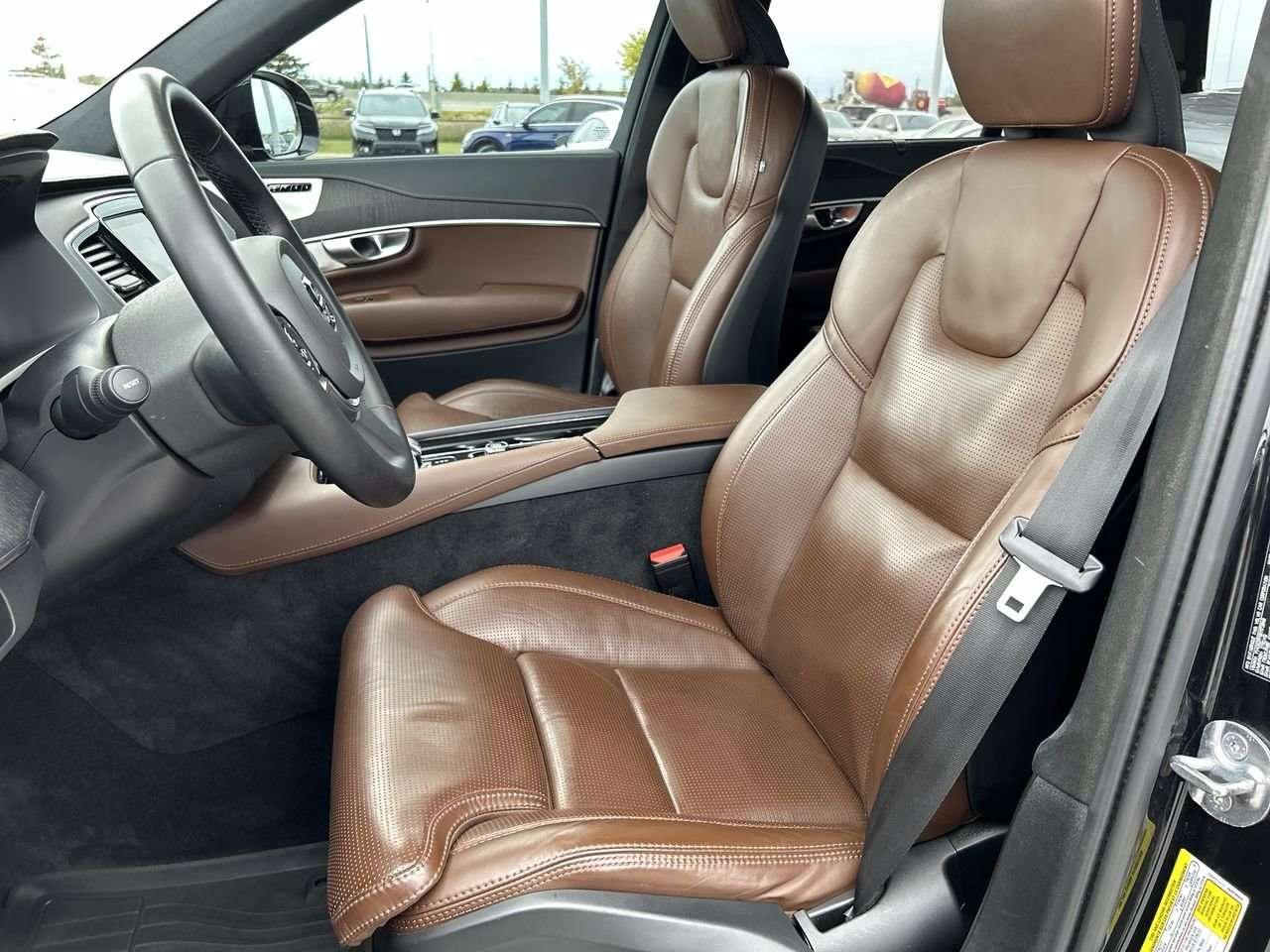 2024 Volvo XC90 B6 AWD Ultimate Bright Theme 7-Seater   7-Passenger Seating Photo