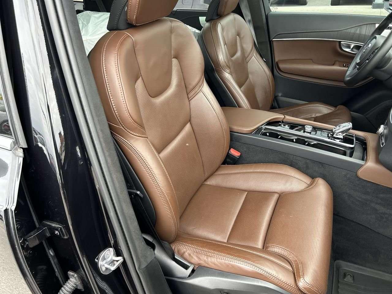 2024 Volvo XC90 B6 AWD Ultimate Bright Theme 7-Seater   7-Passenger Seating Photo