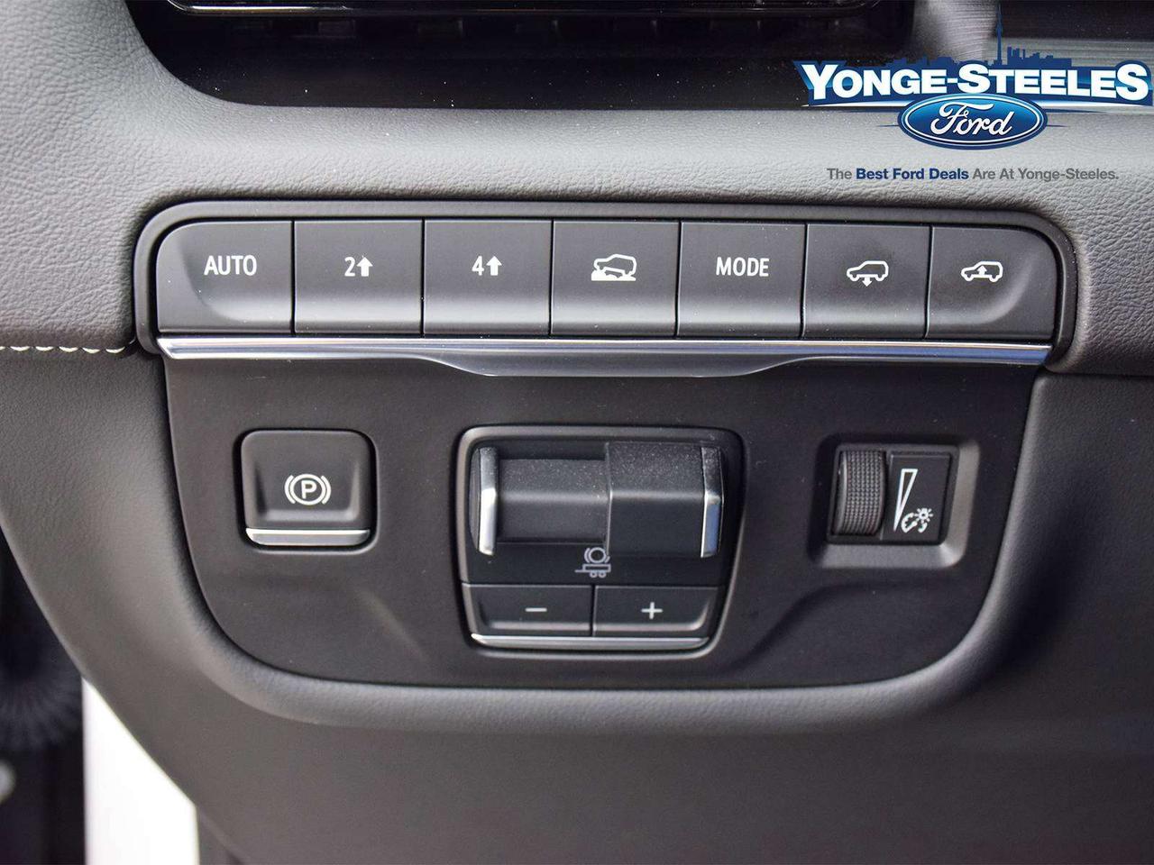 2024 Cadillac Escalade Sport Diesel Photo