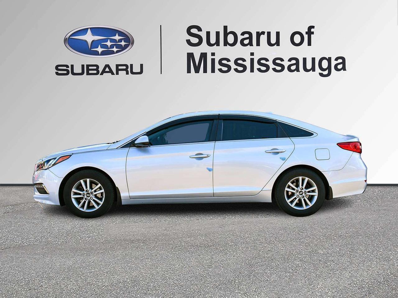 2015 Hyundai Sonata GL   1 OWNER   24 SERVICES   LOW KMS   CERTIFIED Photo