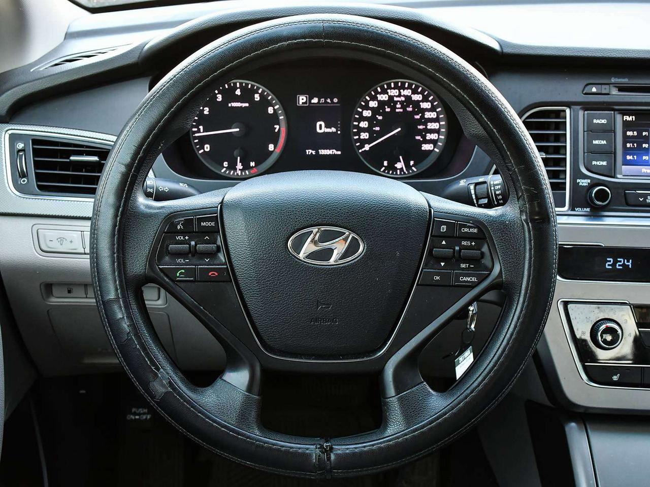 2015 Hyundai Sonata GL   1 OWNER   24 SERVICES   LOW KMS   CERTIFIED Photo