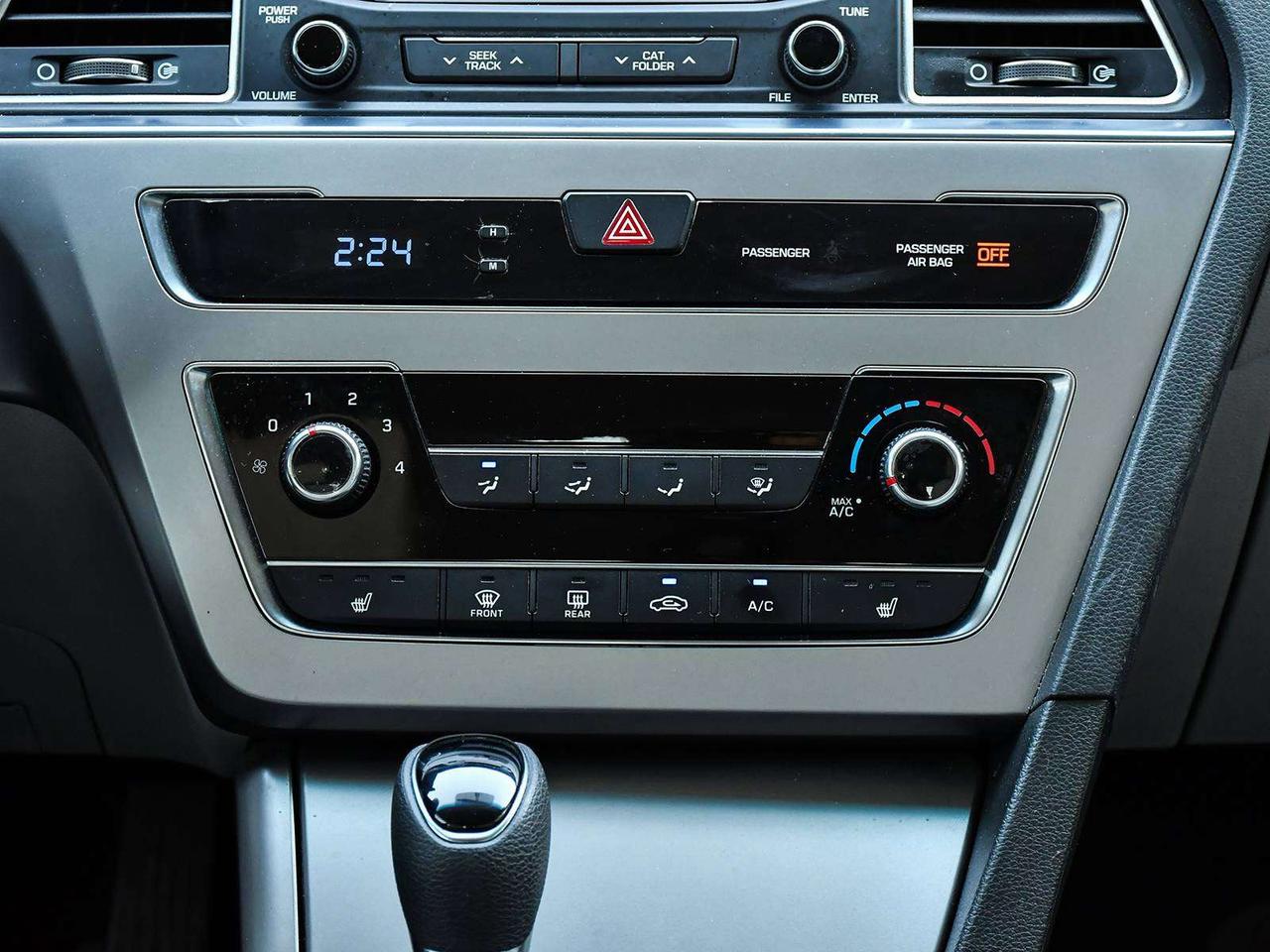 2015 Hyundai Sonata GL   1 OWNER   24 SERVICES   LOW KMS   CERTIFIED Photo