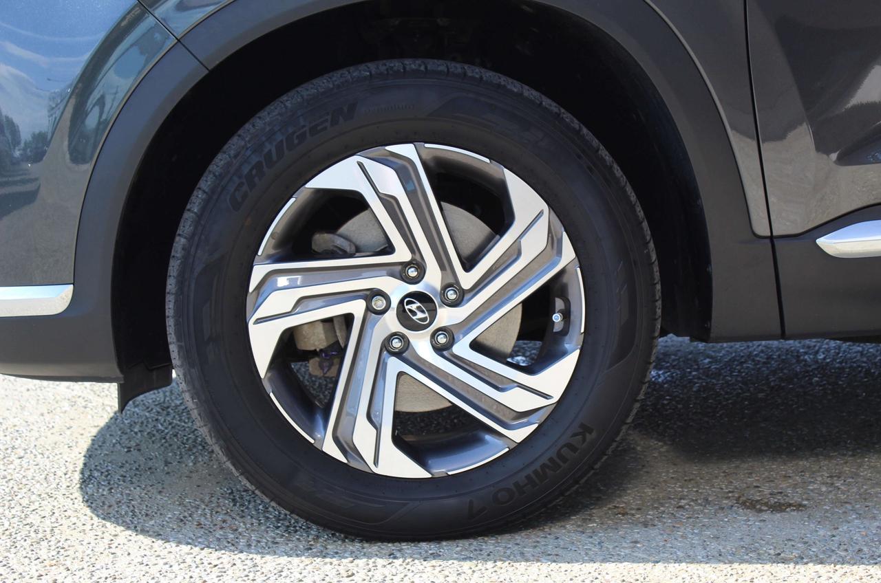 2023 Hyundai Santa Fe Preferred Photo