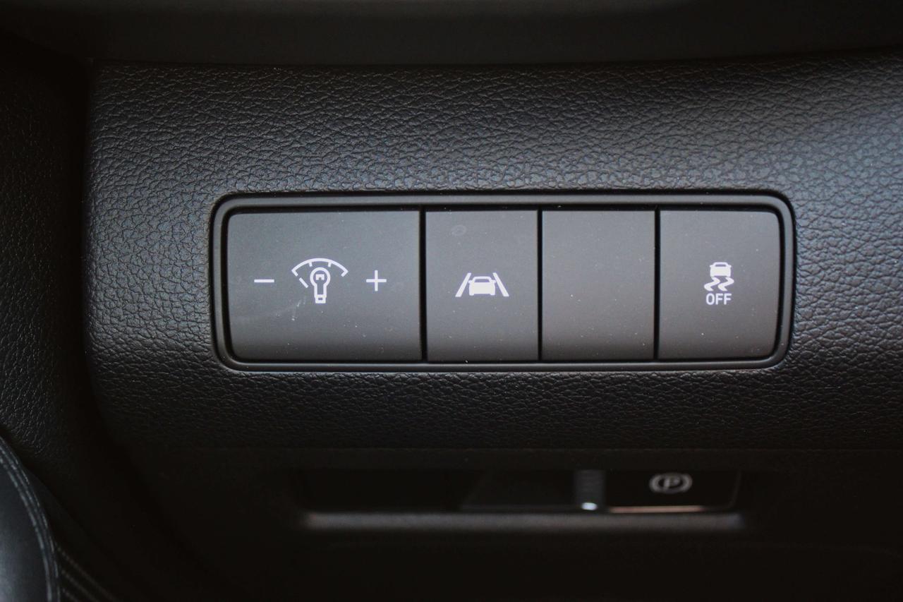 2023 Hyundai Santa Fe Preferred Photo