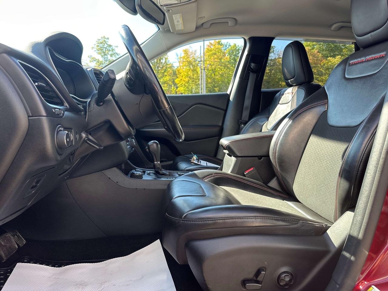 2021 Jeep Cherokee Trailhawk Photo