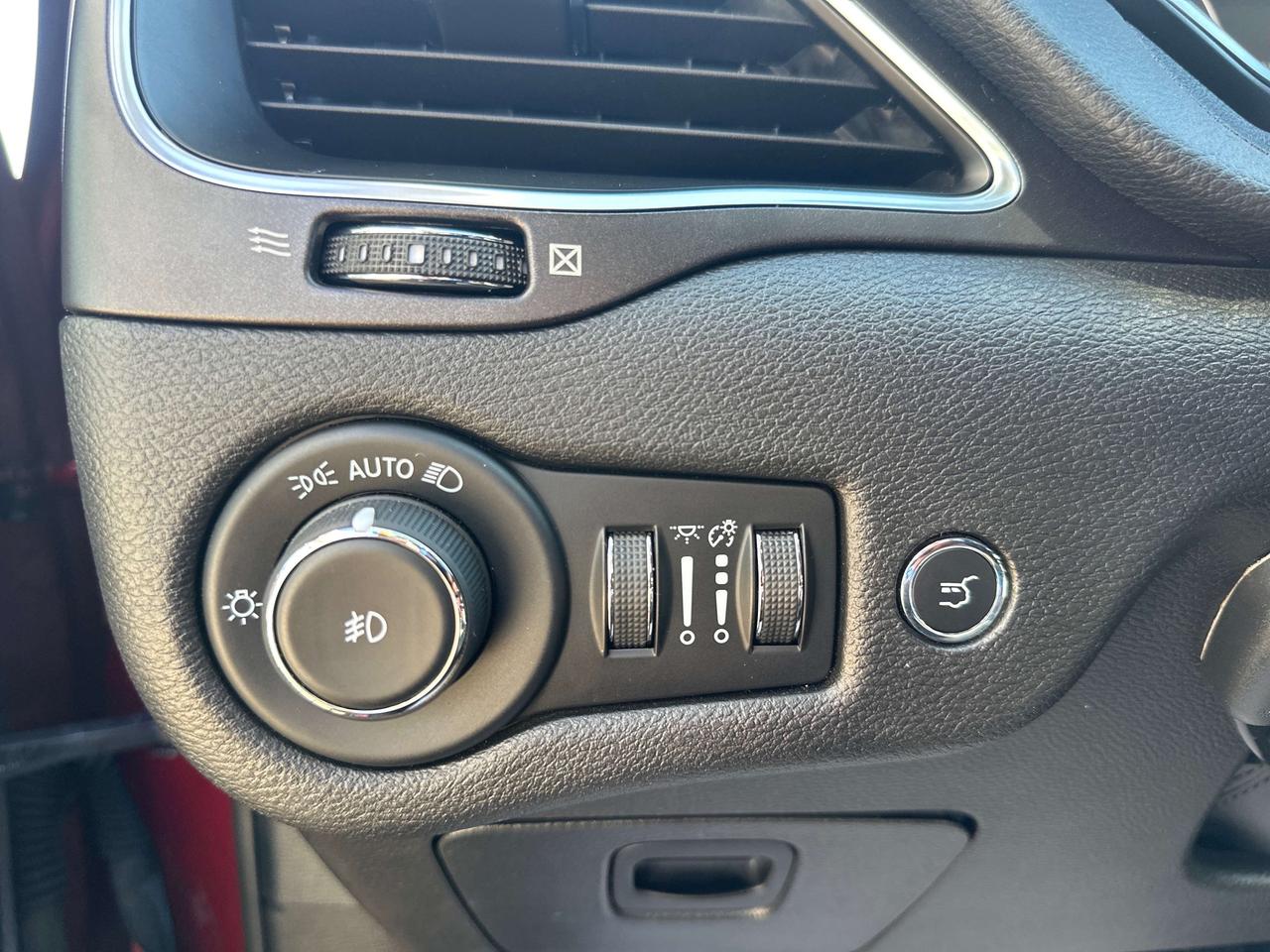 2021 Jeep Cherokee Trailhawk Photo