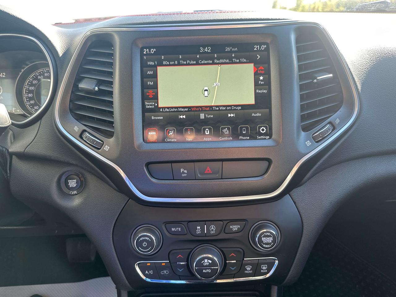 2021 Jeep Cherokee Trailhawk Photo