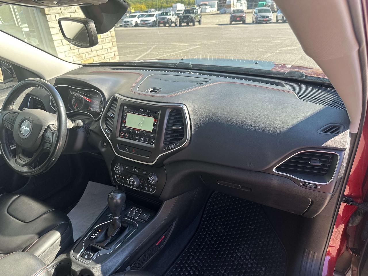 2021 Jeep Cherokee Trailhawk Photo