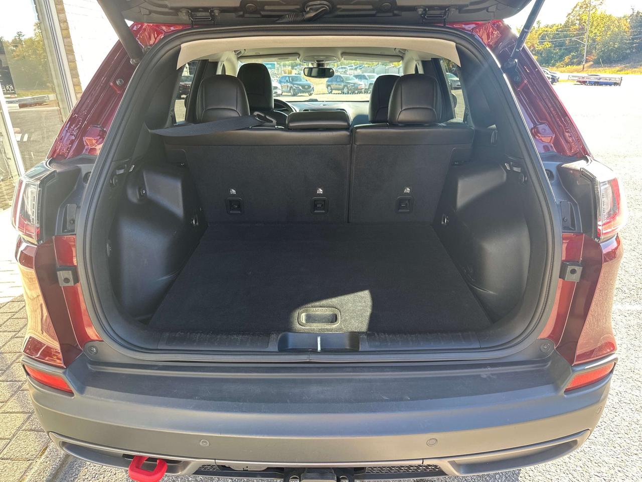 2021 Jeep Cherokee Trailhawk Photo