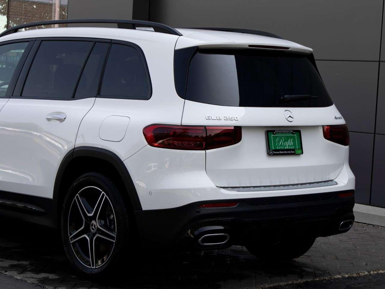 2025 Mercedes-Benz GLB GLB 250 4MATIC SUV Photo