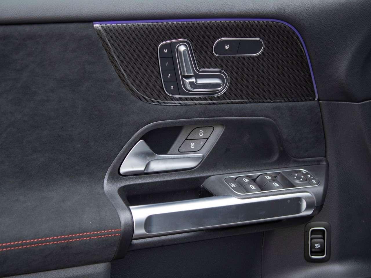 2025 Mercedes-Benz GLB GLB 250 4MATIC SUV Photo
