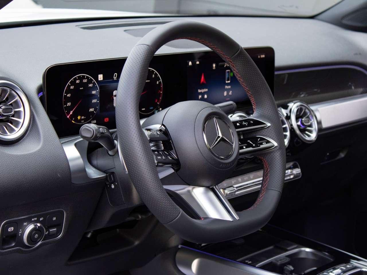 2025 Mercedes-Benz GLB GLB 250 4MATIC SUV Photo