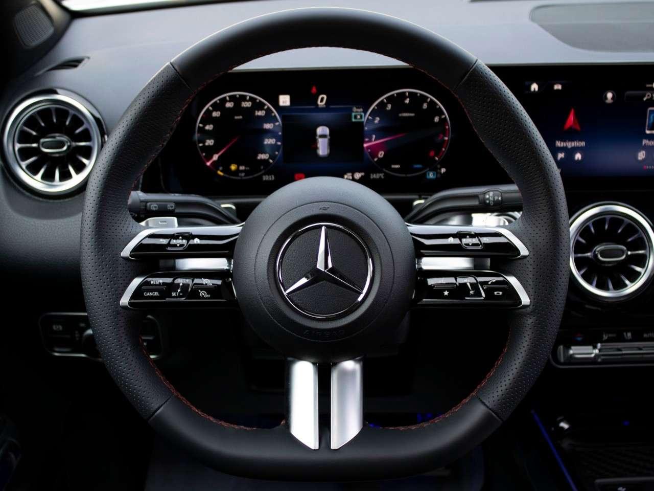2025 Mercedes-Benz GLB GLB 250 4MATIC SUV Photo
